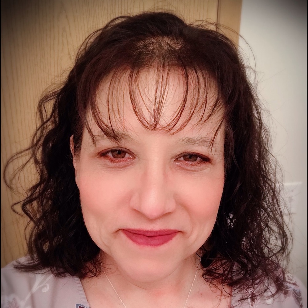 Meet your Posher, Laura k